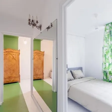 Heart Of Apt- Centre! Old Town 5' Walk *