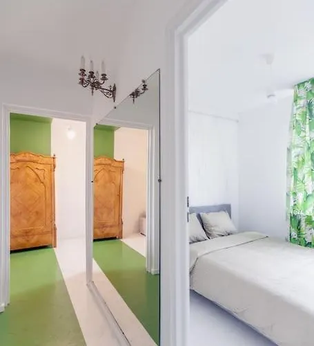 Heart Of Apt- Centre! Old Town 5' Walk *